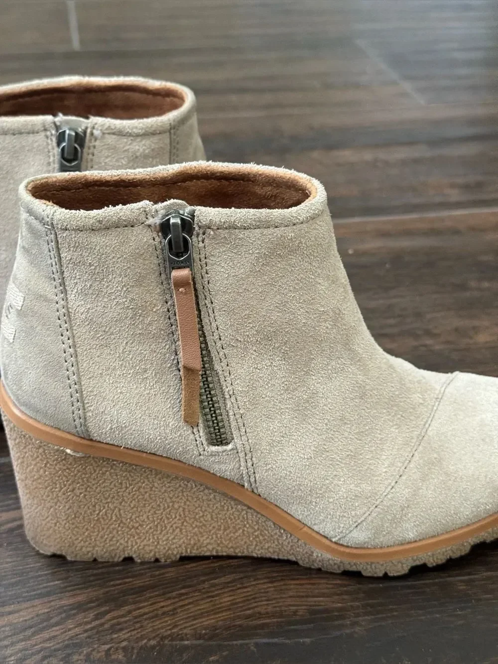 TOMS Avery Wedge Booties in Desert Taupe Suede sz 6.5 EUC NO WEAR